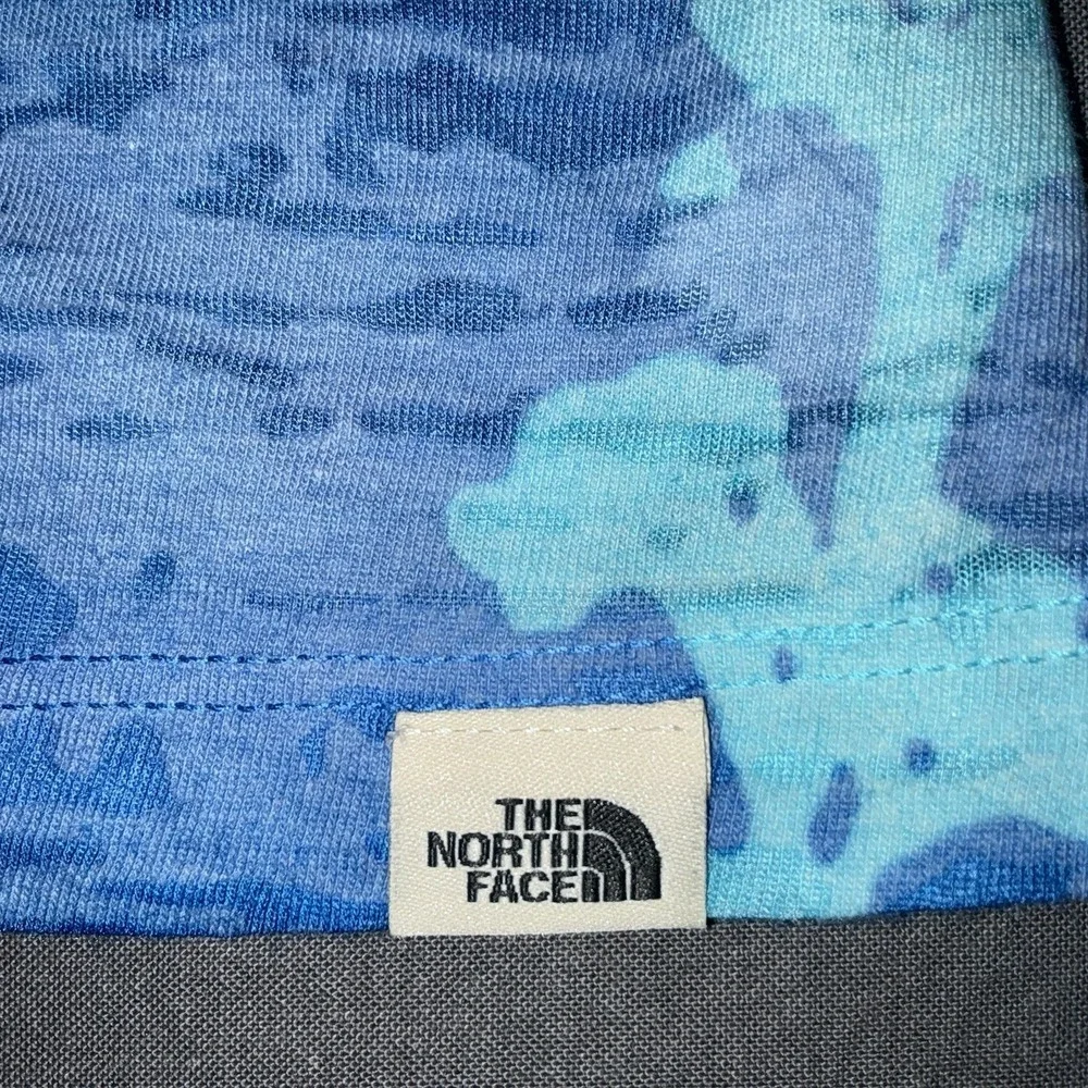 The North Face Tee T-Shirt Womens Med Floral V-Neck Short Sleeve - Picture 3 of 5